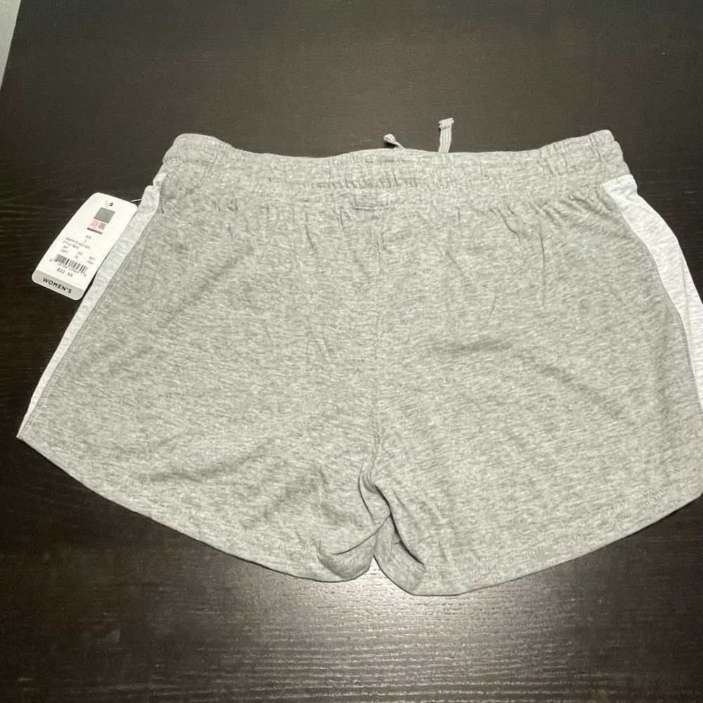 Louisville Cardinals shorts - Picture 2 of 6